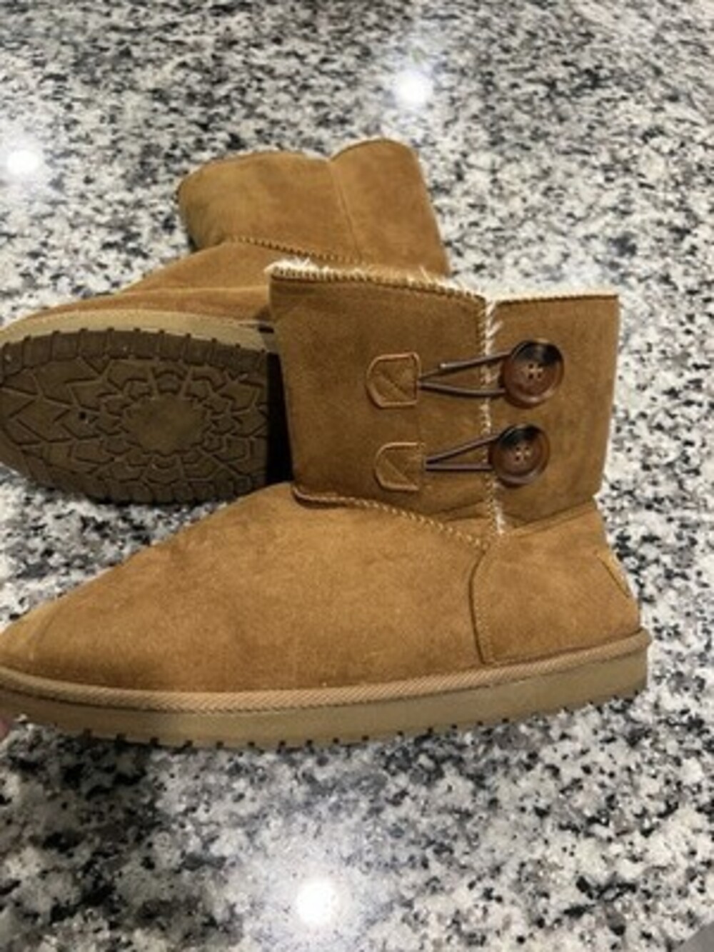 Ocean & Coast Boots in Chestnut  Shearling SZ 9